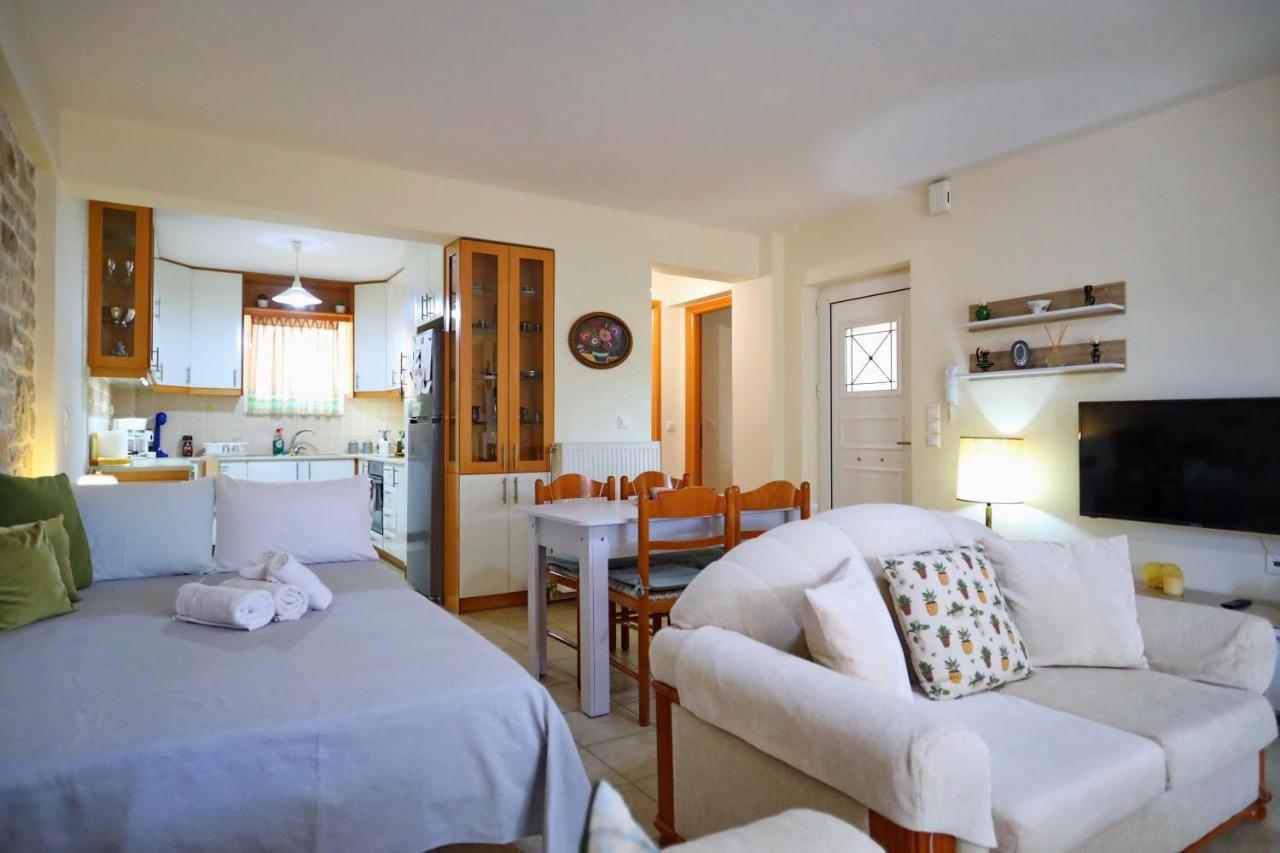 Fou'S Apartment Nafpaktos Extérieur photo